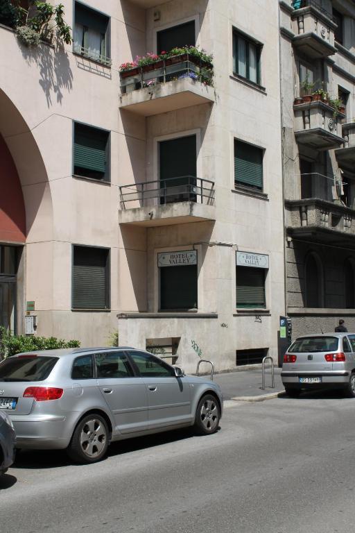 Hotel Valley Milan Exterior photo