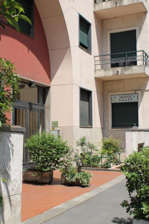 Hotel Valley Milan Exterior photo